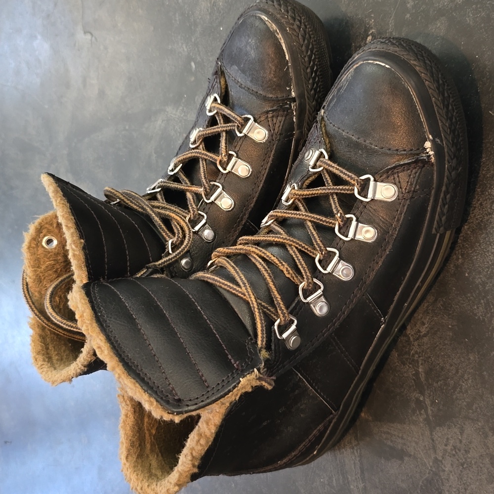 Converse Black Fur-Lined Boots SZ 5